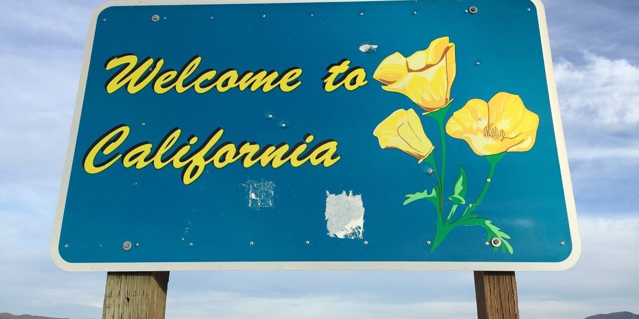California welcome sign